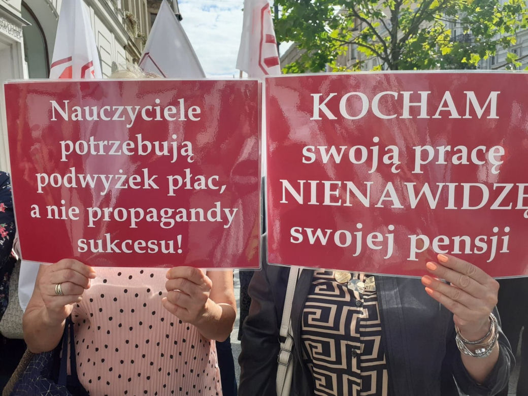 Przed Urzędem Wojewodzkim w Łodzi protestowali nauczyciele z ZNP!