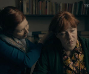 Stulecie Winnych 4 odcinek 42 (odc. 3). Mania (Magdalena Walach), Ania (Urszula Grabowska)