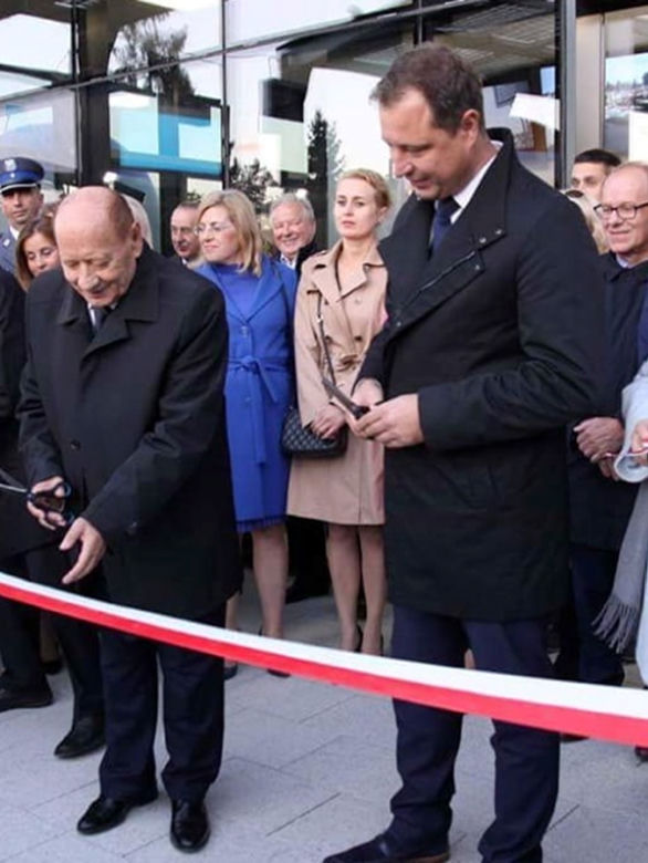 Otworzyli dworzec z pompą i ... zaraz go zamknęli