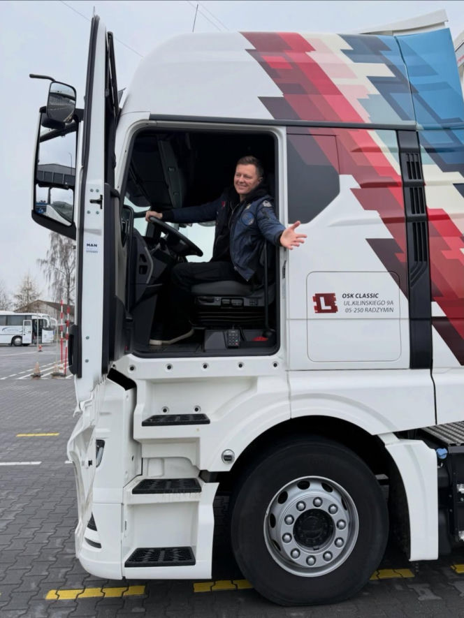 Rafał Brzozowski nie przestaje zaskakiwać. Zabierze nas na "the ride" ciężarówką?