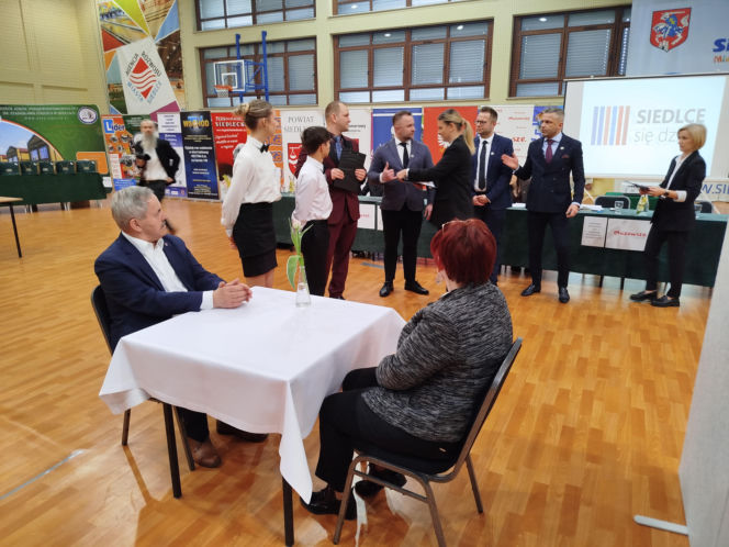 Już po raz ósmy w Siedlcach rywalizowali młodzi kelnerzy z całej Polski