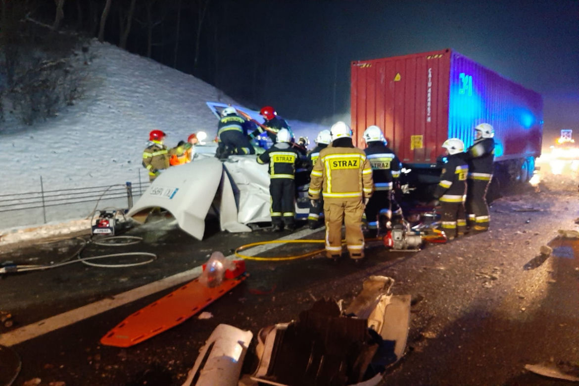 MASAKRA na autostradzie A1! Zderzyły się trzy ciężarówki