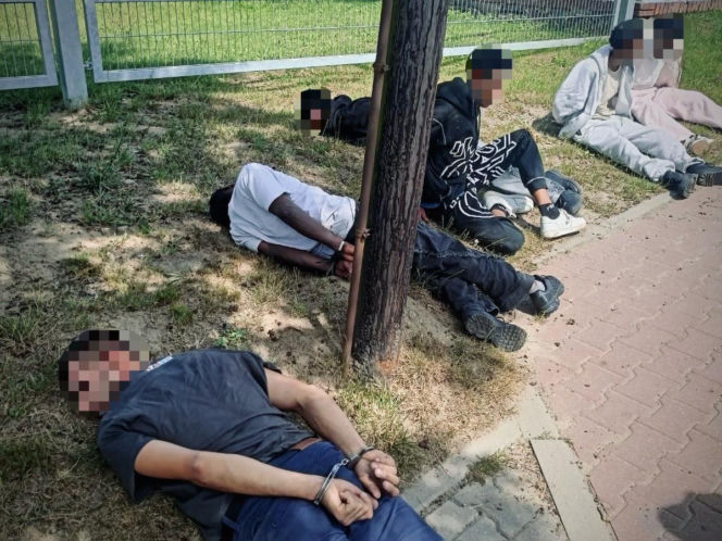 Przewoził nielegalnych migrantów, wpadł w Dołujach