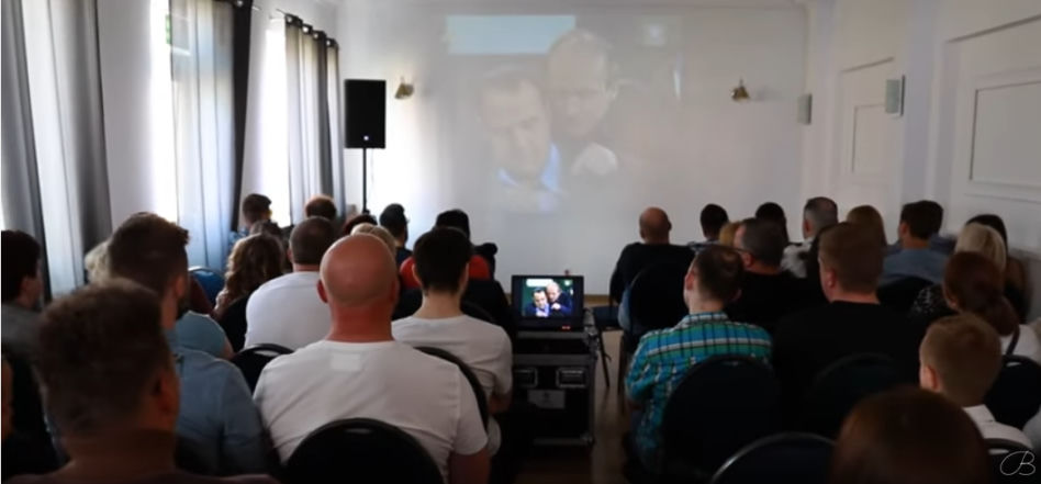 Cezary Żak olał fanów?