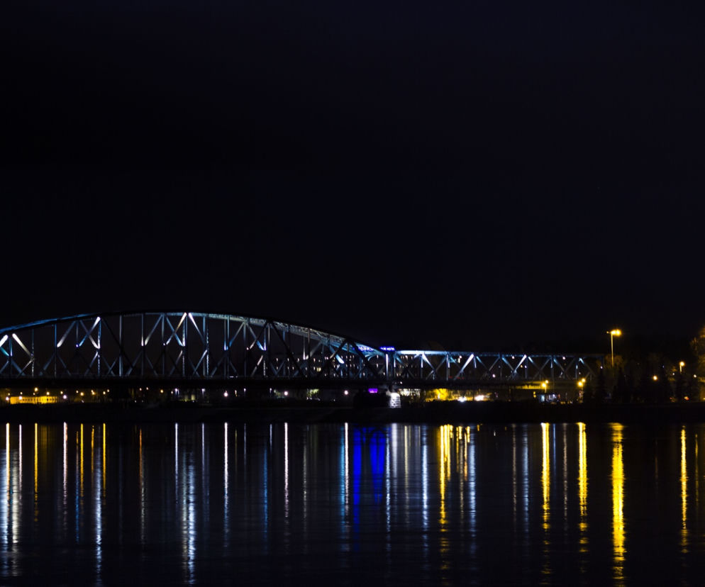 Most im.. Józefa Piłsudskiego nocą