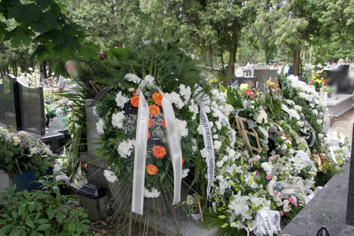 Grób Patryka utonął w kwiatach. Na ten widok pękają najtwardsze serca