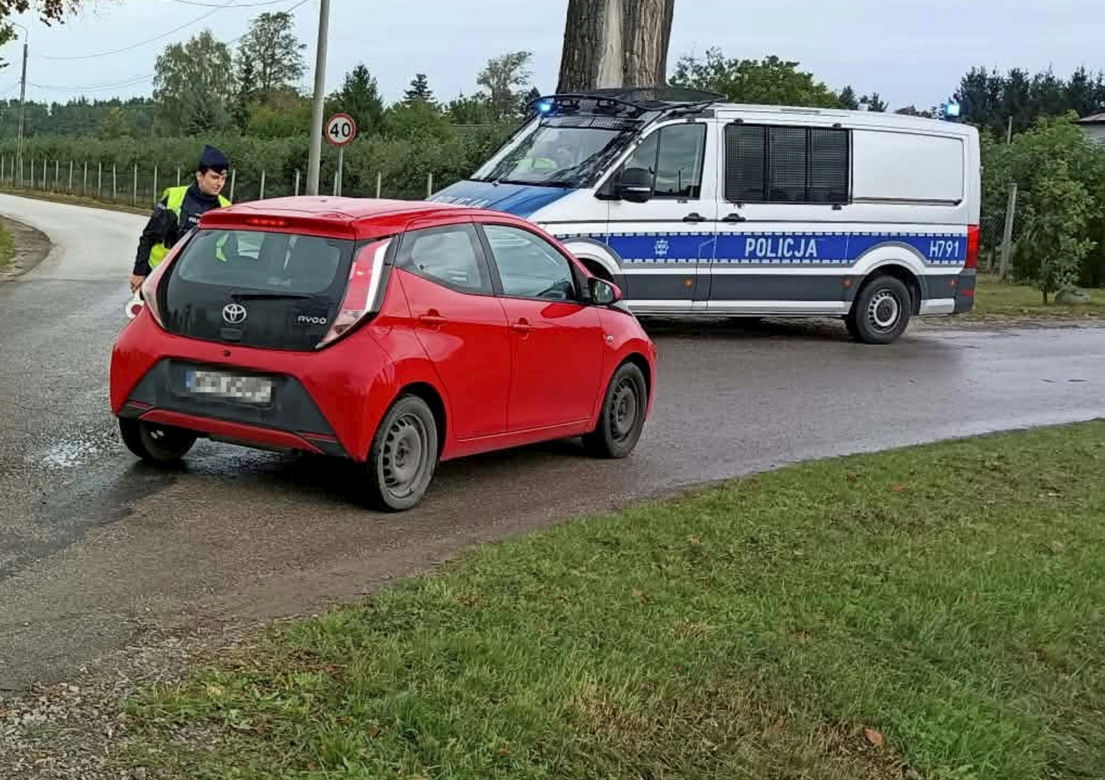 Pożar w bazie Starlink na Mazowszu. Minister mówi wprost o możliwym sabotażu, służby w akcji