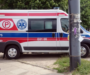 Groźny wypadek na Bandurskiego w Łodzi. Kierowca osobówki stracił panowanie nad autem