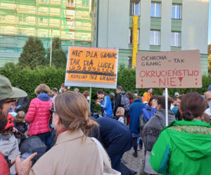 Trwa protest przed siedzibą Straży Granicznej