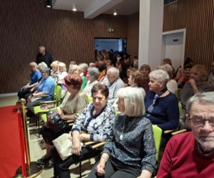 Starachowice. Moda, która nie zna metryki! Międzypokoleniowe show w Centrum Kreatywności Pałacyk