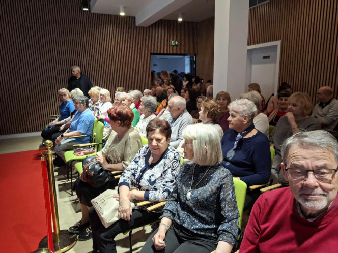 Starachowice. Moda, która nie zna metryki! Międzypokoleniowe show w Centrum Kreatywności Pałacyk