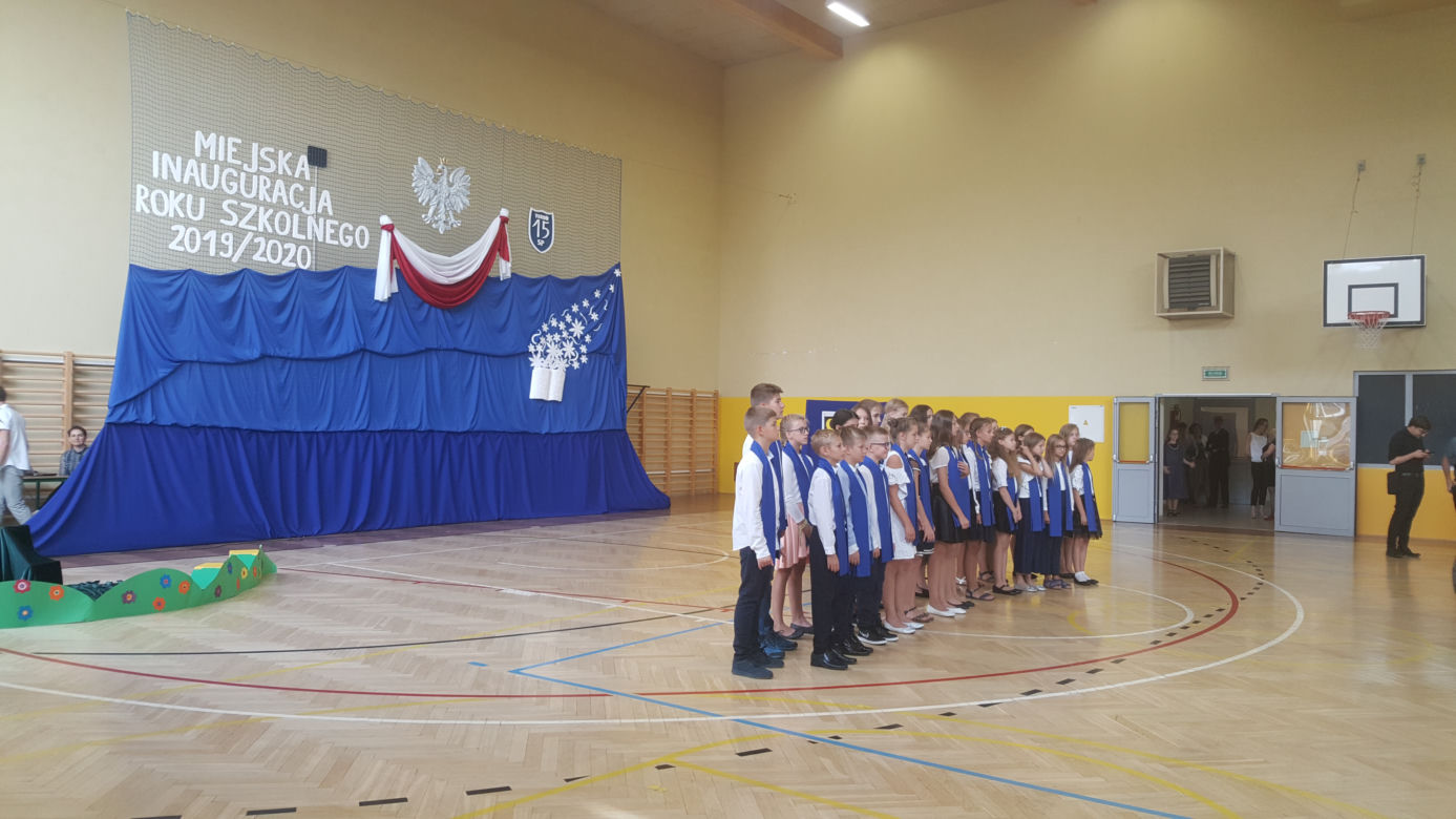 Toruńscy uczniowie rozpoczęli nowy rok szkolny! [ZDJĘCIA] 