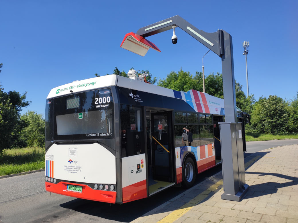 "Naprądek" i jego koledzy wyjadą jutro na drogi - Miasto odebrało elektryczne autobusy