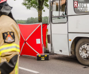 Śmiertelny wypadek na DK 65 za Prostkami. Motocyklista zginął na miejscu