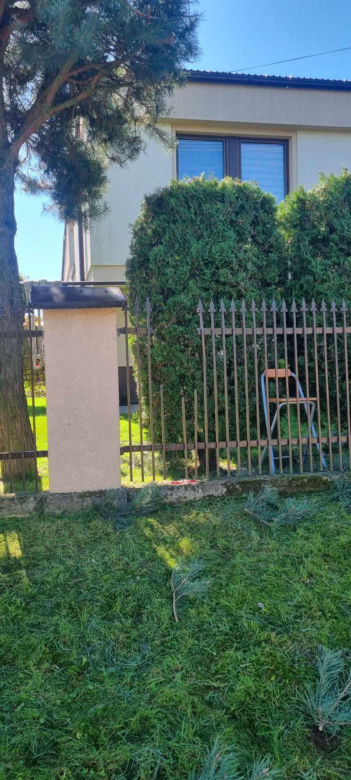 Zgłobice. Mężczyzna spadł z drabiny i nabił się na metalowy pręt