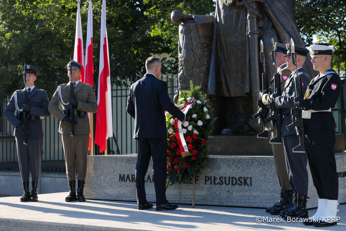 Karol i Marta Nawroccy na obchodach Święta Wojska Polskiego