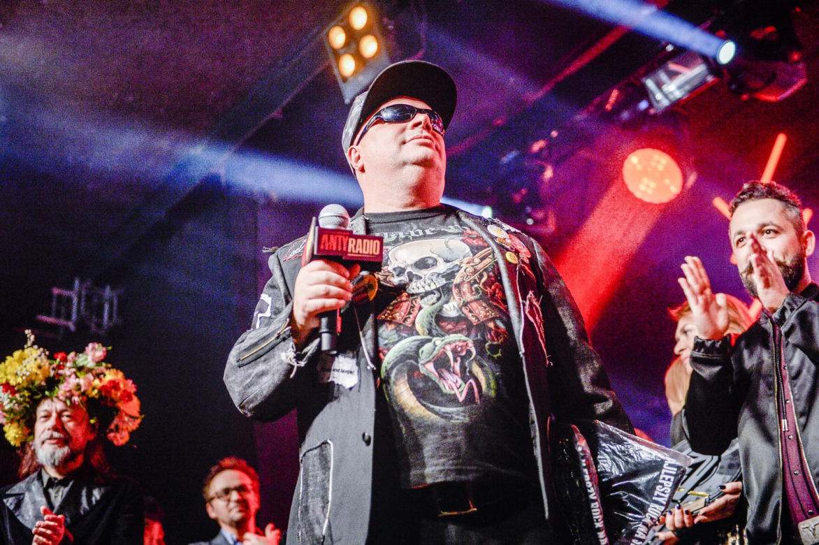 Krzysztof Skiba i jego wizerunek na przestrzeni lat. Tak zmieniał się lider Big Cyca