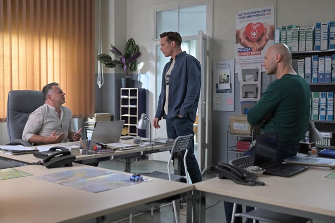 Pierwsza miłość, odcinek 4145. Piotrek (Michał Mikołajczak), Hubert (Rafał Szałajko)