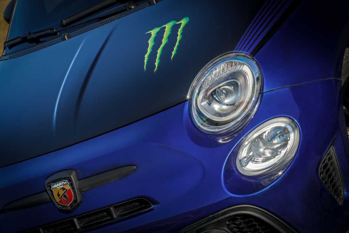 Abarth 595 Monster Energy Yamaha i Scorpioneoro