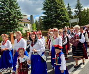 Dożynki 2026. Niezwykły korowód i wieńce pełne symboli. Powiat starachowicki podziękował za plony
