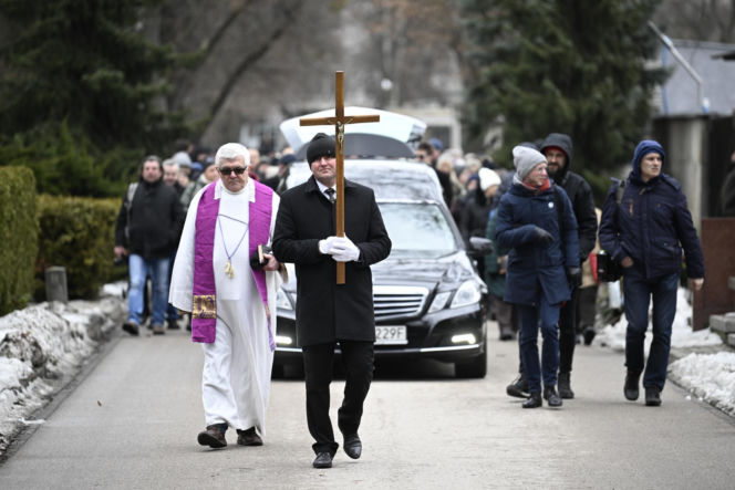 Bożena Dykiel spoczęła na Powązkach Wojskowych