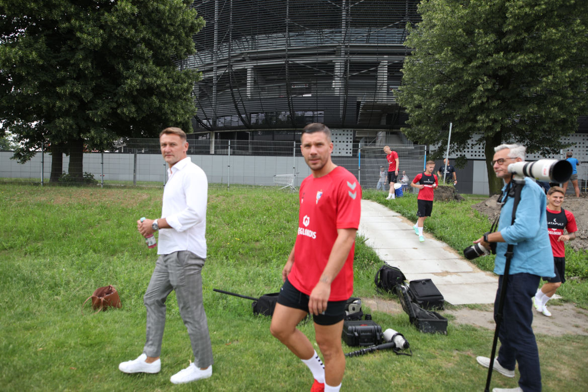 Łukasz Podolski już czaruje w Zabrzu. Tak wyglądał pierwszy trening gwiazdy w Górniku.