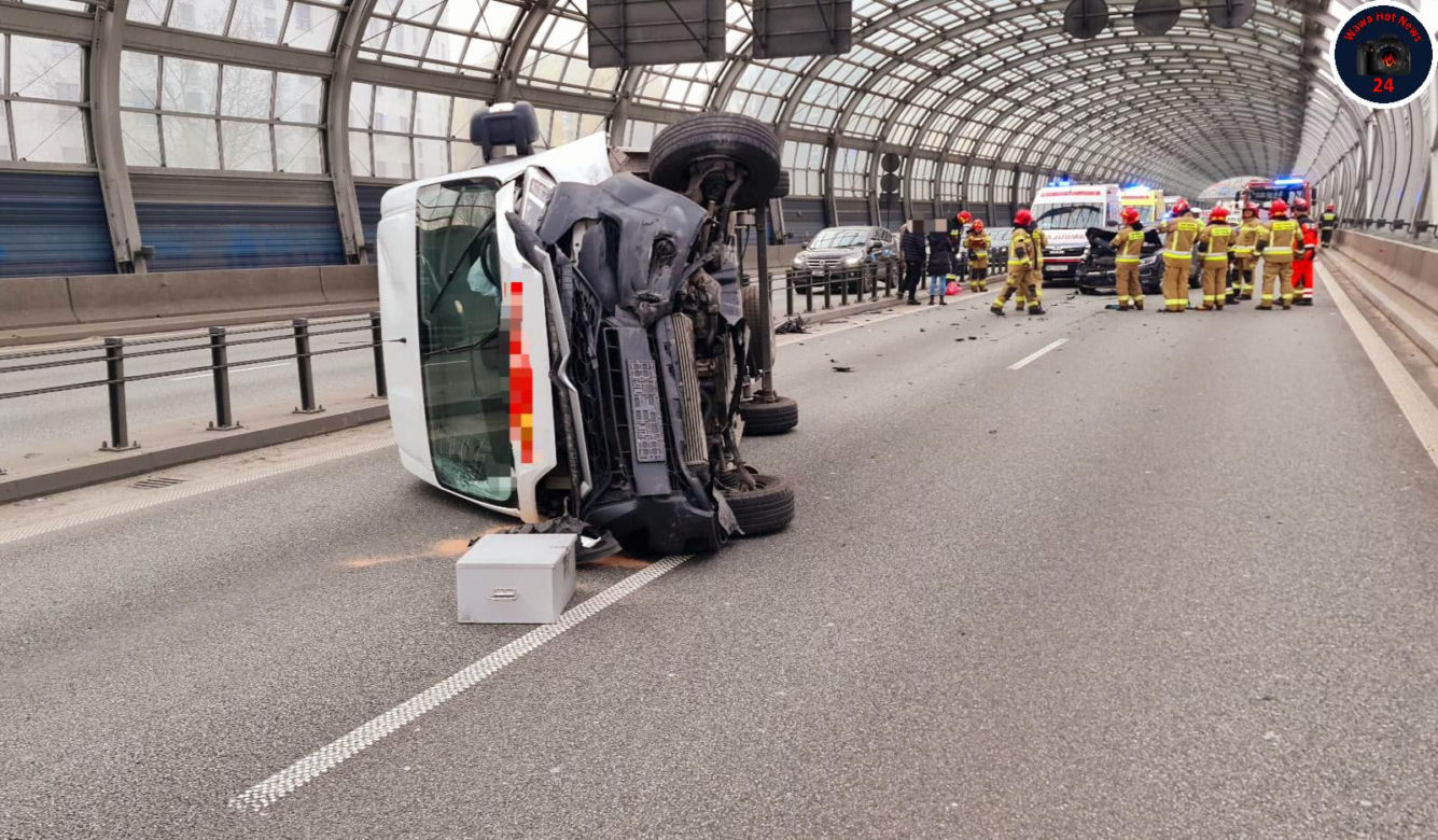 Gigantyczne utrudnienia na S8. Zderzenie busa z samochodem osobowym. Kierujący citroena wydmuchał 2 promile
