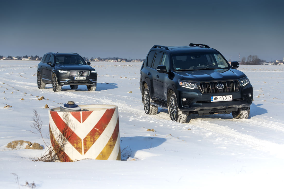 Volvo XC90 B5 AWD 8AT Inscription vs. Toyota Land Cruiser 2.8 D-4D AWD 6AT Executive
