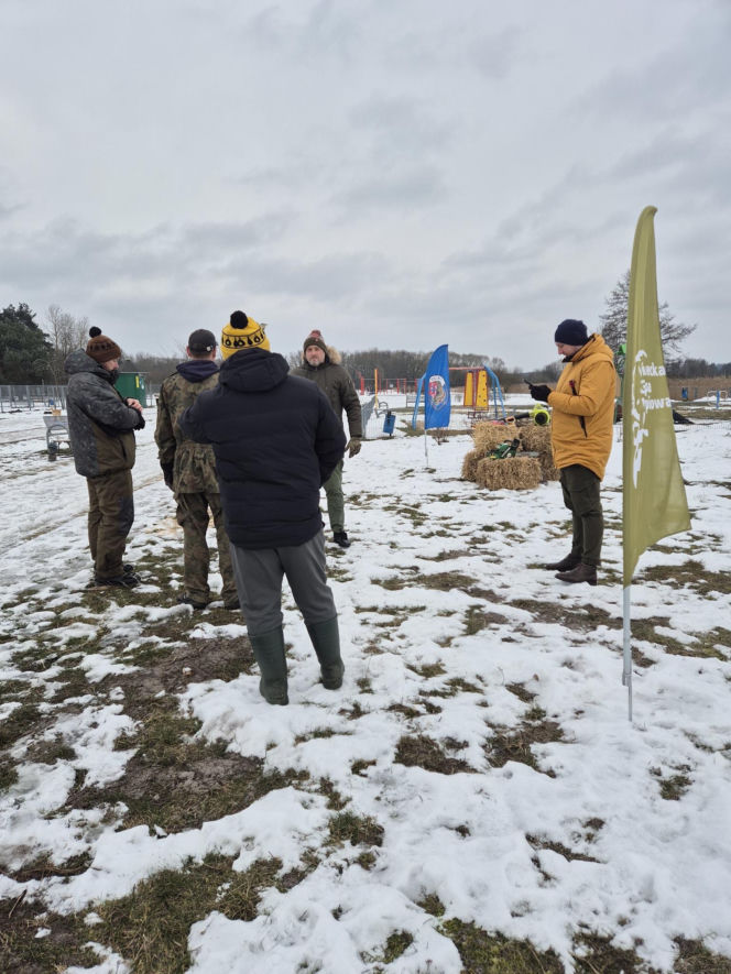 Wycinanie przerębli na zalewie siedleckim 2026