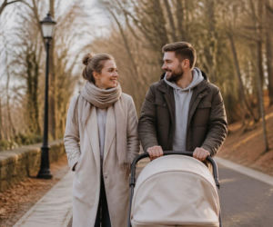 Jak przetrwać pierwsze wyjście z niemowlakiem? Poznaj kluczowe zasady organizacji spaceru i podróży autem