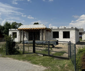 Nowy dom Wesołowskich. Poprzedni został zniszczony podczas akcji przeciw rosyjskim dronom