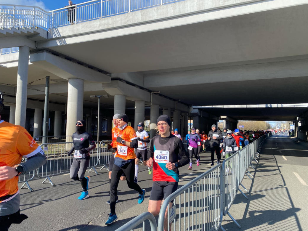 DOZ Maraton Łódź 2025. Biegacze opanowali Łódź