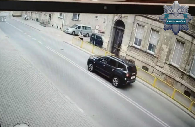 Kolizja osobówki z hulajnogą elektryczną