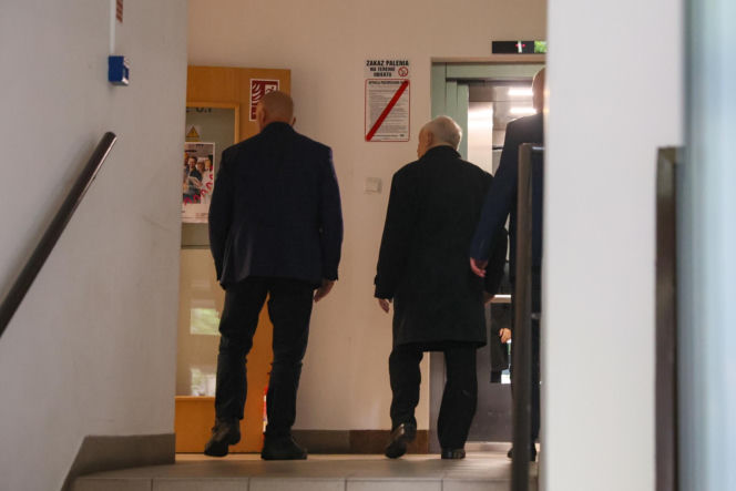 Jarosław Kaczyński w siedzibie Prokuratury Okręgowej w Warszawie