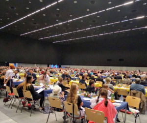 Katowice: Ponad półtora tysiąca samotnych osób zjadło wspólne śniadanie Wielkanocne [ZDJĘCIA, AUDIO]