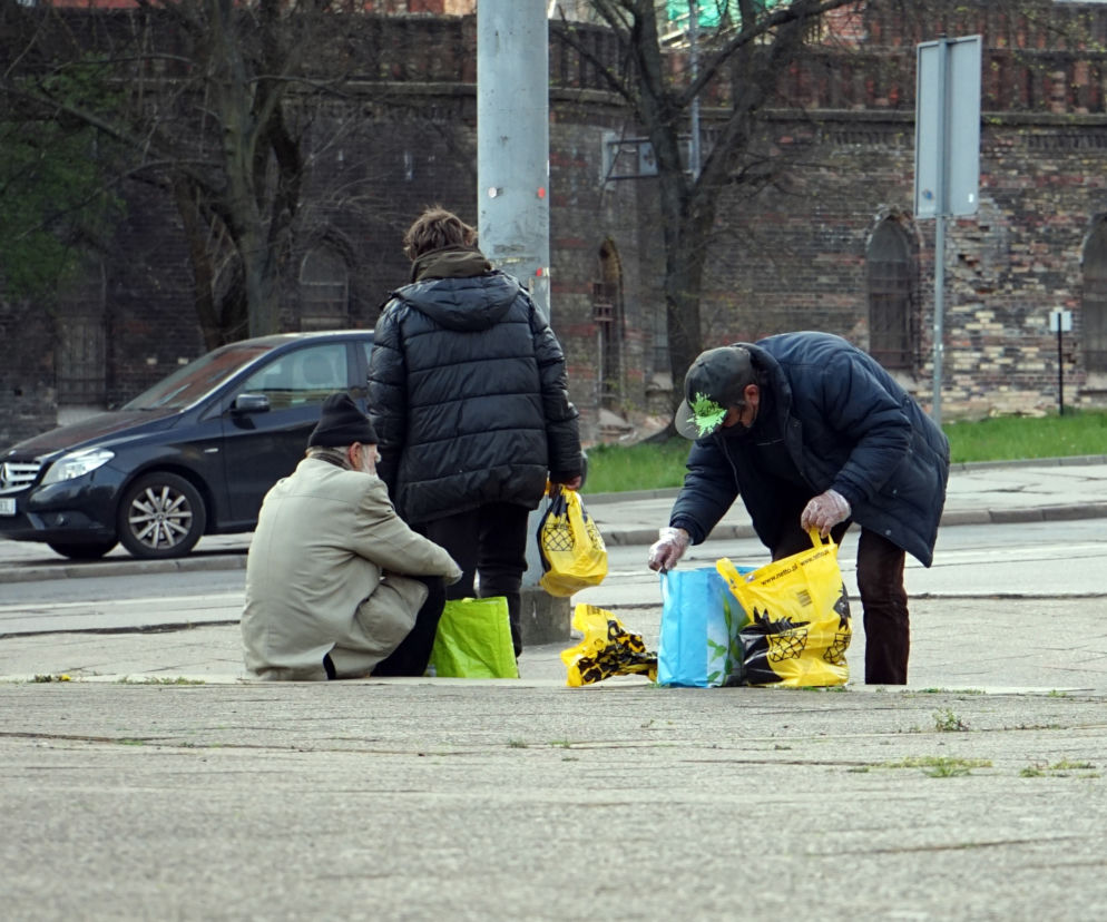 Maseczki dla ubogich
