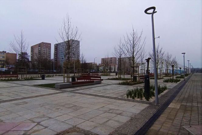 Plac przed Netto Areną po przebudowie