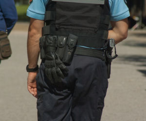 Ile zarabiają POLICJANCI? Znamy stawki! W grę wchodzą WIELKIE pieniądze! [LISTA]