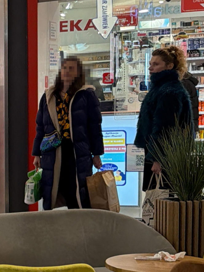 Agata Buzek na zakupach