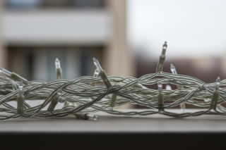 Mandat za światełka na balkonie. Jaki haczyk kryje się w świątecznej idylli?