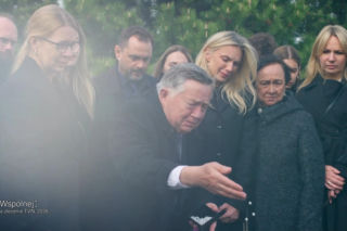 Na Wspólnej, odc. 4268. Włodek (Mieczysław Hryniewicz), Monika (Sylwia Gliwa), Renata (Marta Jankowska), Sławek (Mariusz Słupiński), Żaneta (Anna Guzik), Helena (Małgorzata Peczyńska)