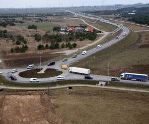 Wielki transport z cudzoziemcami przekroczył granicę. Pojechali w kierunku Litwy [ZDJĘCIA]