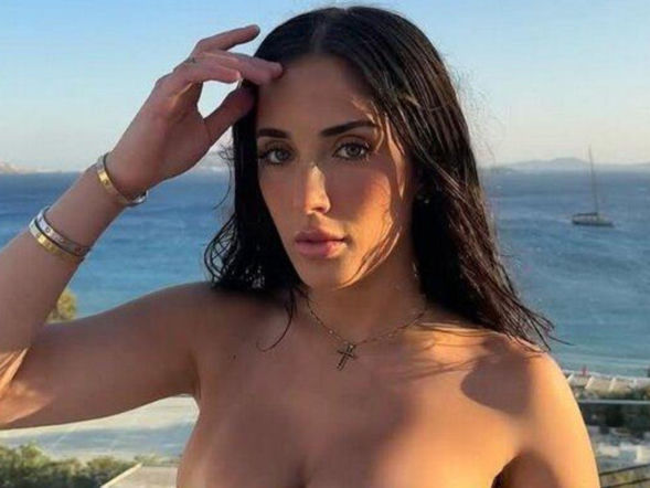Gorąca jak lawa „Miss America” uwielbia zdjęcia w malusieńkim bikini. Przed meczem USA na mundialu zrobiła coś jeszcze