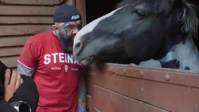 Marcin Różal Różalski ma ogromne serce! Uratował setki zwierząt. Teraz on potrzebuje wsparcia