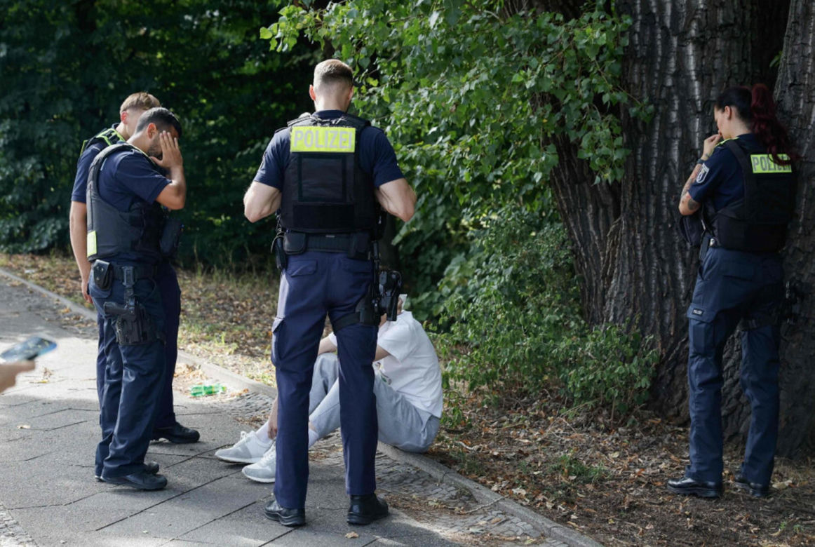 W Berlinie samochód wjechał w tłum; wśród rannych są dzieci