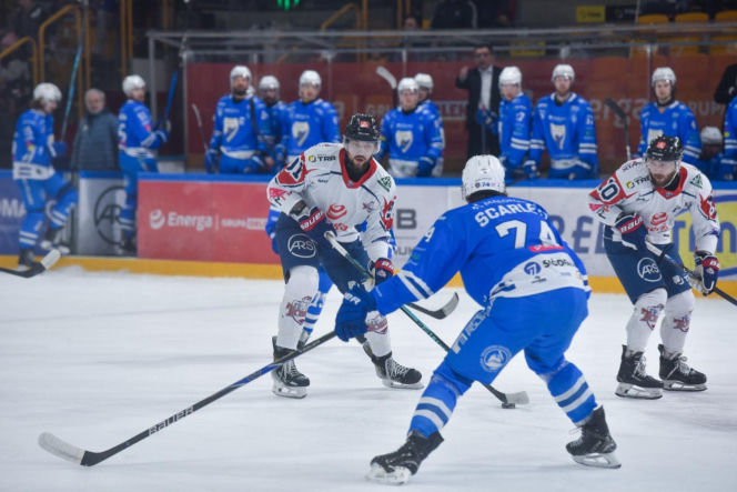 KH Energa Toruń - Unia Oświęcim 4:1, zdjęcia kibiców i zawodników z meczu nr 6
