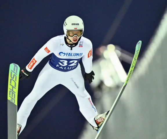 Sensacyjny konkurs w Falun. Kacper Tomasiak znów błyszczy