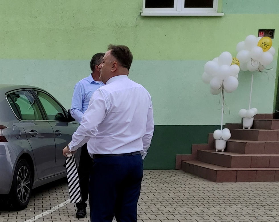 Opijali 60-tkę starosty w szkole