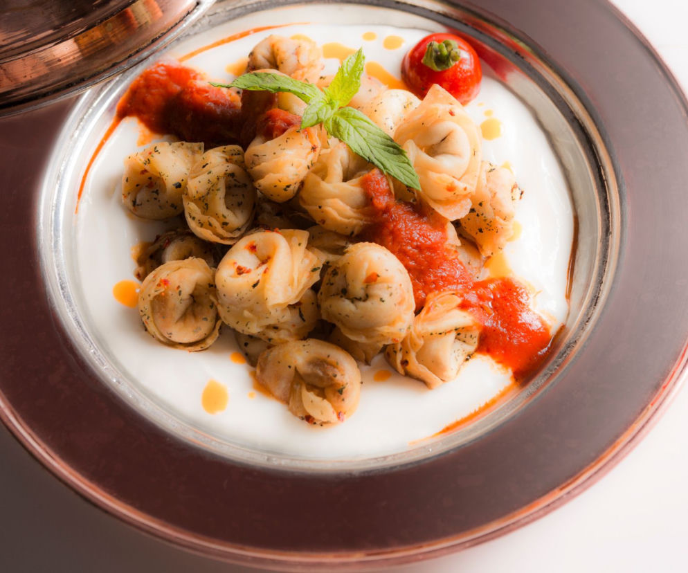 Błyskawiczna zapiekanka z tortellini - pożywny obiad z półproduktów