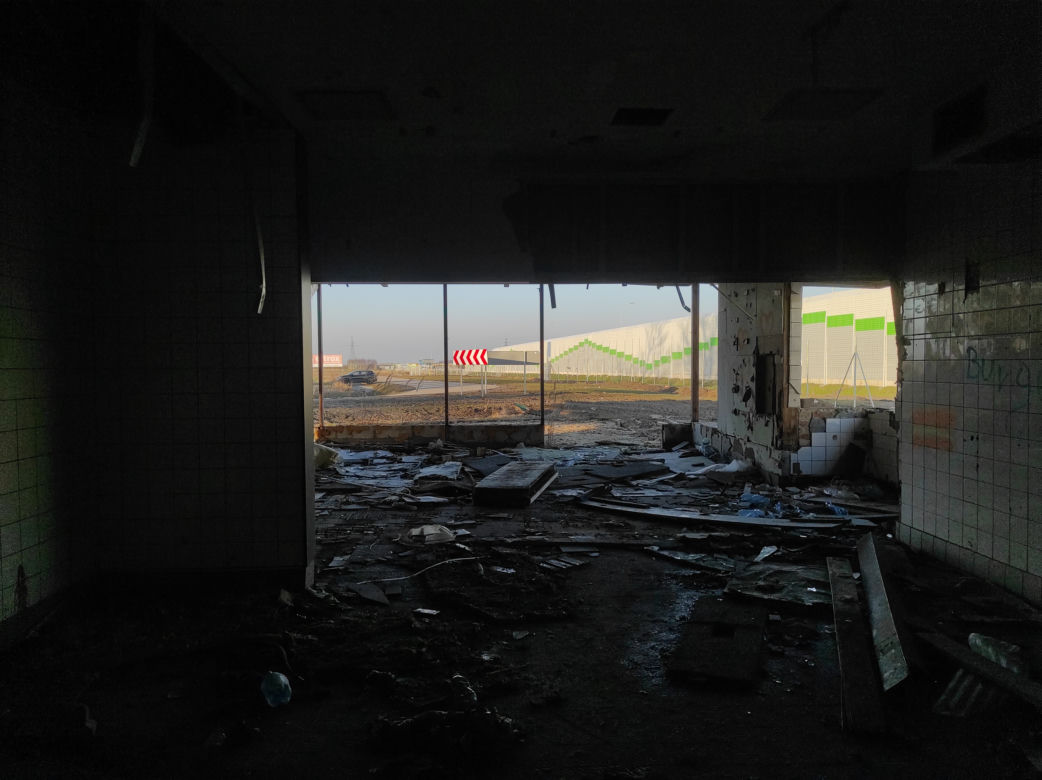 McDonald's jak z horroru w sercu Polski. Aż ciężko go rozpoznać! Co tam się stało?